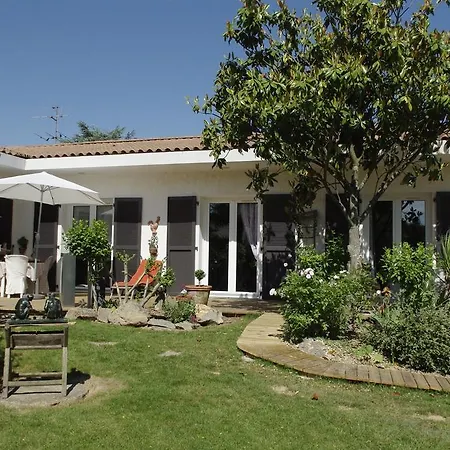 La Maison De La Couleur Couette-café 3*